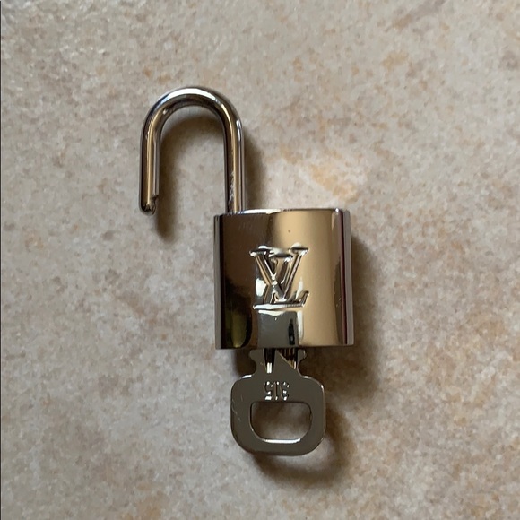 Authentic Louis Vitton Lock - Picture 3 of 3